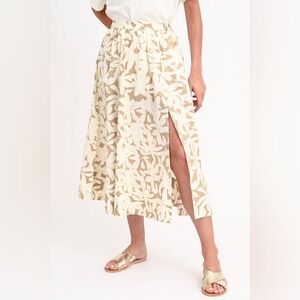 CLOSED Brand Elegant Cream and Tan Floral Midi Skirt